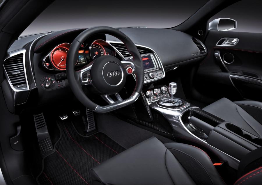 Торпедо Audi R8 V12 TDI Concept 2008 года  (фото 7 из 18)